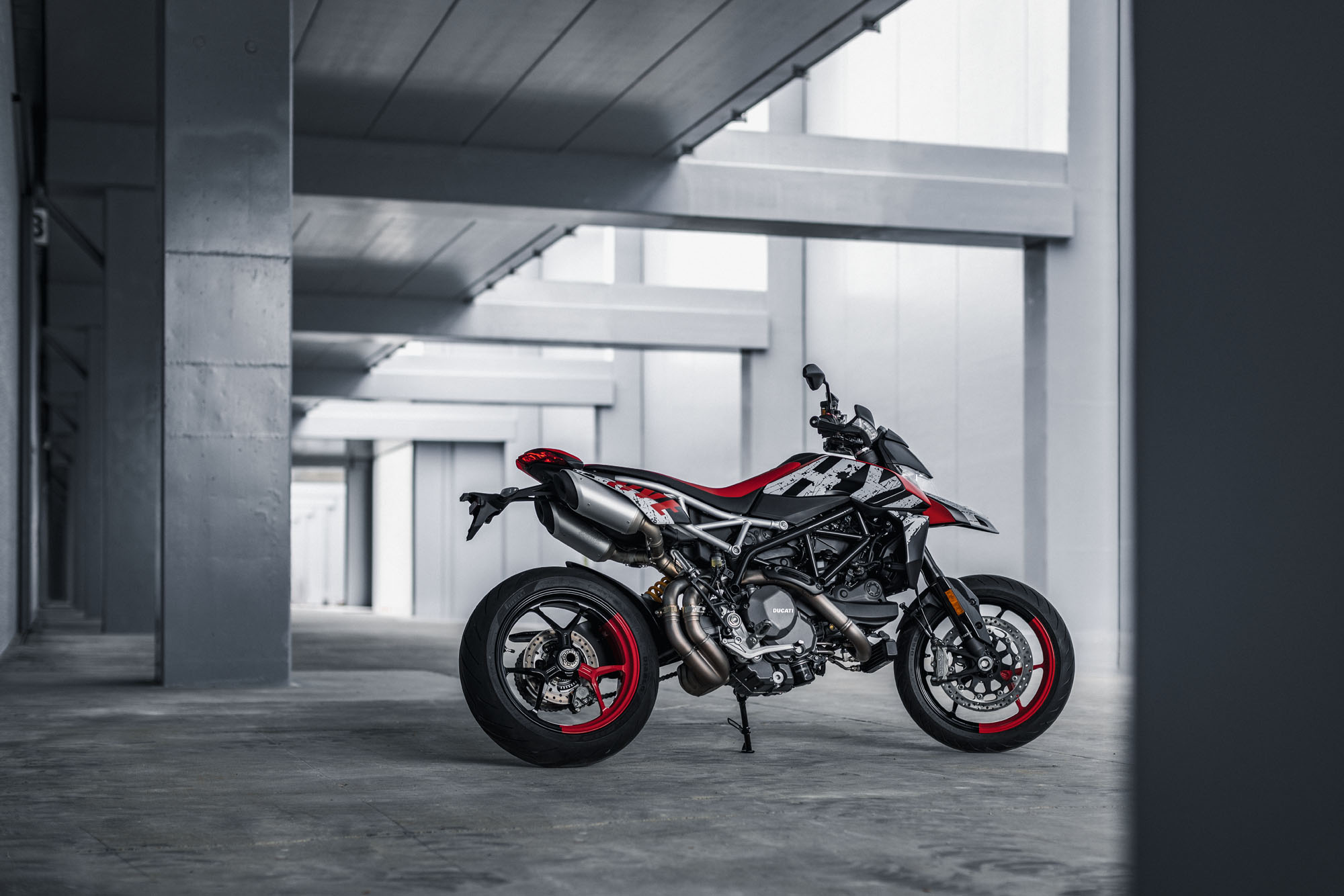 Foto COMMERCIAL Padova Location privata Ducati Hyper RVE