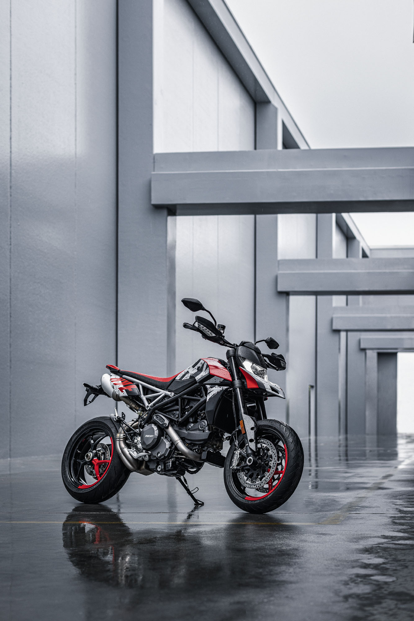 Foto COMMERCIAL Padova Location privata Ducati Hyper RVE