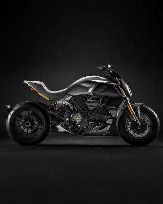 Foto COMMERCIAL Bologna Ducati Motor Holding Ducati Diavel