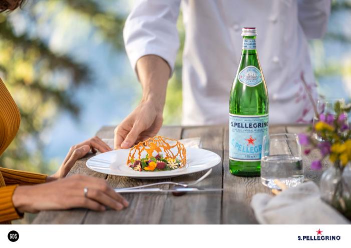 Foto COMMERCIAL   S.PELLEGRINO