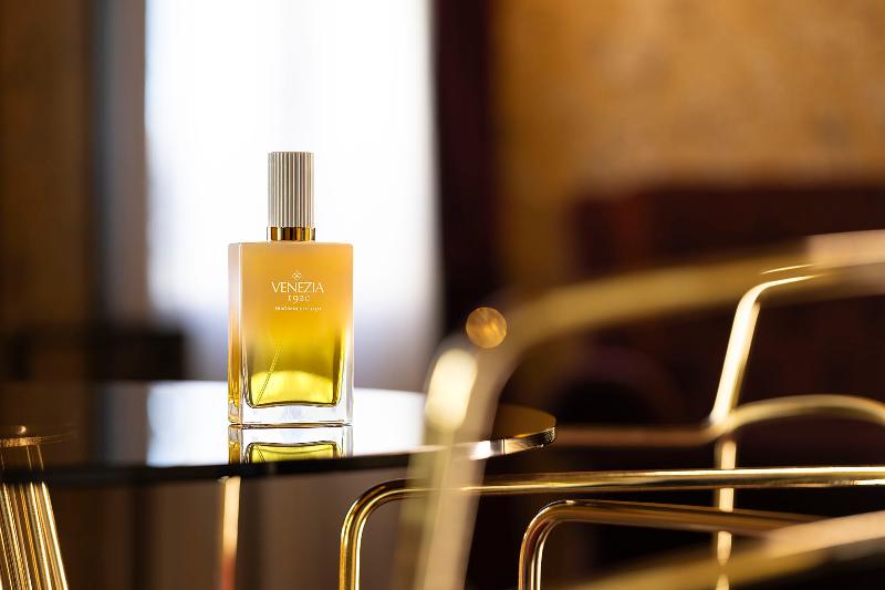 Foto COMMERCIAL Venezia Hotel Madama Venezia 1920